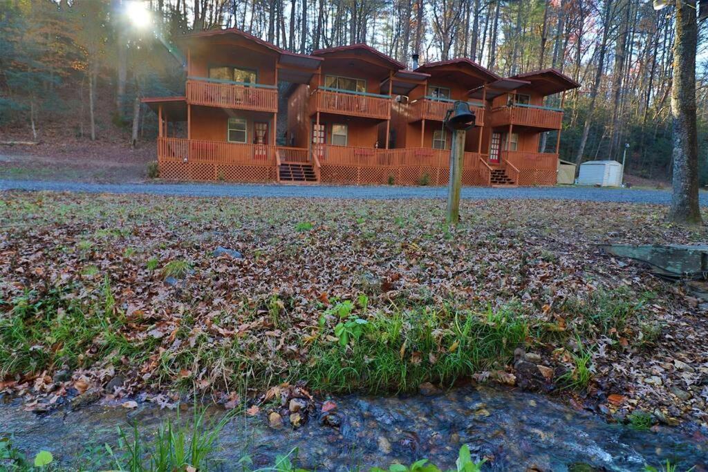 הלן Oktoberfest Themed Cabin In Woods Stream #14 מראה חיצוני תמונה